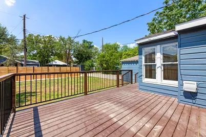 811 E 45th Street, Austin, TX 78751 - Photo 29