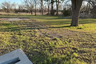 1304 E Cameron Ave, Rockdale, TX 76567 - Photo 17