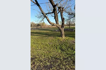 1304 E Cameron Avenue, Rockdale, TX 76567 - Photo 13