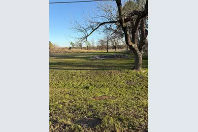 1304 E Cameron Avenue, Rockdale, TX 76567 - Photo 7