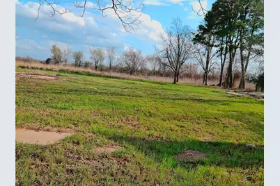 1304 E Cameron Avenue, Rockdale, TX 76567 - Photo 3