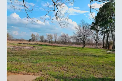 1304 E Cameron Avenue, Rockdale, TX 76567 - Photo 5
