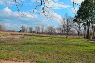 1304 E Cameron Ave, Rockdale, TX 76567 - Photo 5