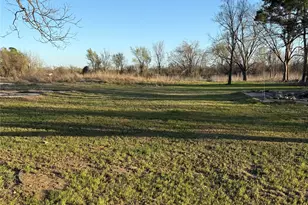 1304 E Cameron Ave, Rockdale, TX 76567 - Photo 1