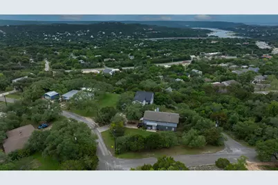 18716 W Lakeview Drive, Jonestown, TX 78645 - Photo 33