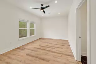 18716 W Lakeview Dr, Jonestown, TX 78645 - Photo 13