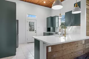 1019 W 4th St, Taylor, TX 76574 - Photo 7