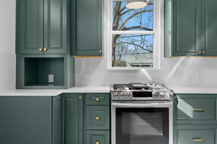 1019 W 4th St, Taylor, TX 76574 - Photo 7