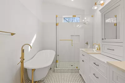 1019 W 4th Street, Taylor, TX 76574 - Photo 11