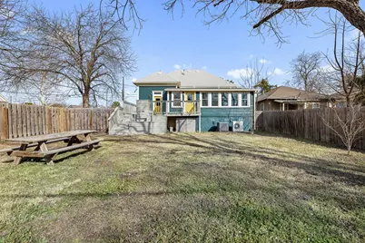 1019 W 4th Street, Taylor, TX 76574 - Photo 17