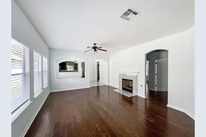3917 Bronco Bend Loop, Austin, TX 78744 - Photo 3