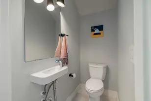 2812 Oak Springs Dr, Austin, TX 78702 - Photo 19