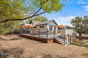 2812 Oak Springs Dr, Austin, TX 78702 - Photo 33