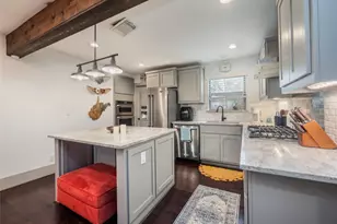 5701 Avenue G, Austin, TX 78752 - Photo 9