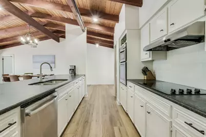 6201 Valleyview Street, Lago Vista, TX 78645 - Photo 13