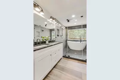 6201 Valleyview Street, Lago Vista, TX 78645 - Photo 19