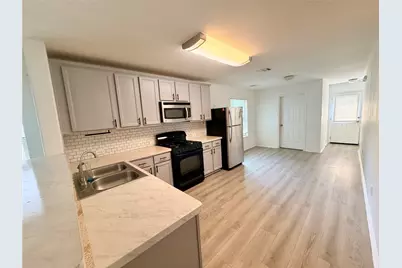 1148 Shadow Creek Boulevard, Buda, TX 78610 - Photo 5