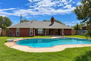 831 Whispering Oaks Dr, Giddings, TX 78942 - Photo 37