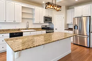 831 Whispering Oaks Dr, Giddings, TX 78942 - Photo 11