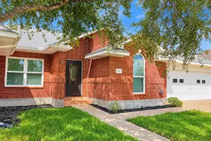 831 Whispering Oaks Dr, Giddings, TX 78942 - Photo 1