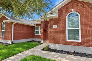 831 Whispering Oaks Dr, Giddings, TX 78942 - Photo 3