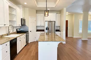 831 Whispering Oaks Dr, Giddings, TX 78942 - Photo 7