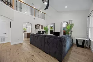 731 Neches St, Lockhart, TX 78644 - Photo 5