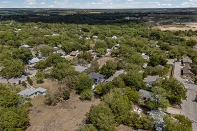 731 Neches Street, Lockhart, TX 78644 - Photo 29