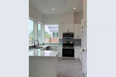 2000 Riverside Farms Road Road #6101, Austin, TX 78741 - Photo 9