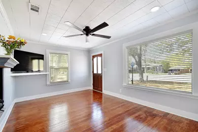 717 S Laurel Avenue, Luling, TX 78648 - Photo 3