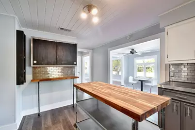 717 S Laurel Avenue, Luling, TX 78648 - Photo 9