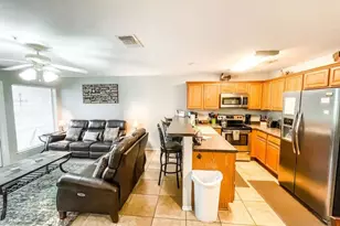 730 E Mather St, New Braunfels, TX 78130 - Photo 5