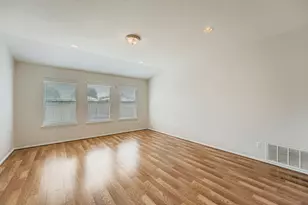 302 Floating Leaf Dr, Hutto, TX 78634 - Photo 5