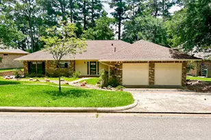 813 River Oaks Dr, Huntsville, TX 77340 - Photo 1