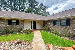813 River Oaks Dr, Huntsville, TX 77340 - Photo 3