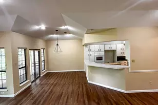 813 River Oaks Dr, Huntsville, TX 77340 - Photo 23