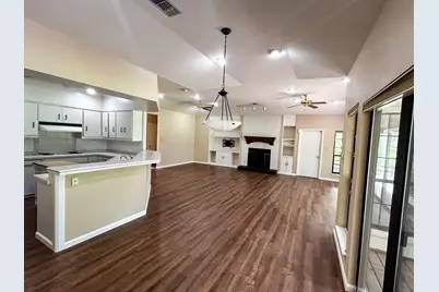 813 River Oaks Drive, Huntsville, TX 77340 - Photo 5