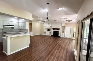 813 River Oaks Dr, Huntsville, TX 77340 - Photo 5