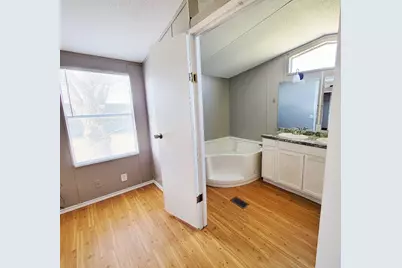 5213 US Highway 90, Waelder, TX 78959 - Photo 13