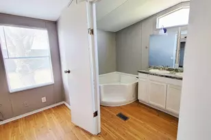 5213 US Hwy 90, Waelder, TX 78959 - Photo 13