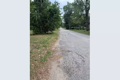 708 N Polk Avenue, Cameron, TX 76520 - Photo 1