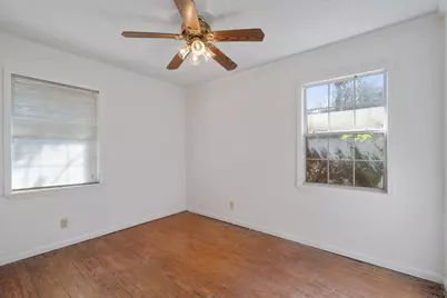 602 E 2nd Street, Georgetown, TX 78626 - Photo 17