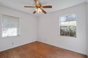 602 E 2nd St, Georgetown, TX 78626 - Photo 17