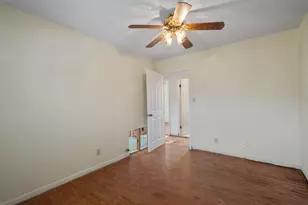 602 E 2nd St, Georgetown, TX 78626 - Photo 15