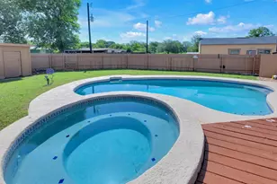 148 Meadows Dr, Elgin, TX 78621 - Photo 31