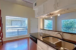 908 Poplar St, Austin, TX 78705 - Photo 7