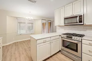 8609 Melshire Dr, Austin, TX 78757 - Photo 11