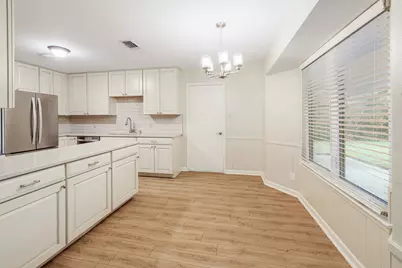 8609 Melshire Drive, Austin, TX 78757 - Photo 7