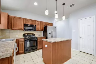 371 Bloomsbury Drive, Kyle, TX 78640 - Photo 5