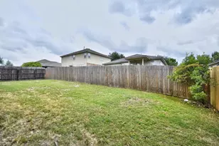 371 Bloomsbury Dr, Kyle, TX 78640 - Photo 23